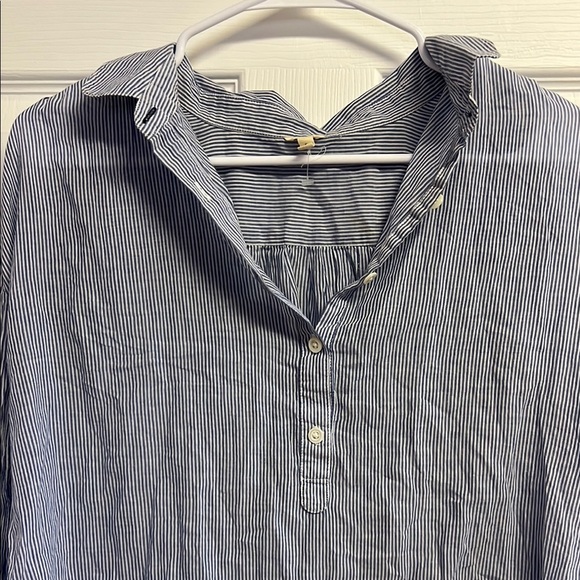 J. Crew Casual Button Down Shirt in Light Blue-Gray Relaxed Fit - Picture 3 of 4